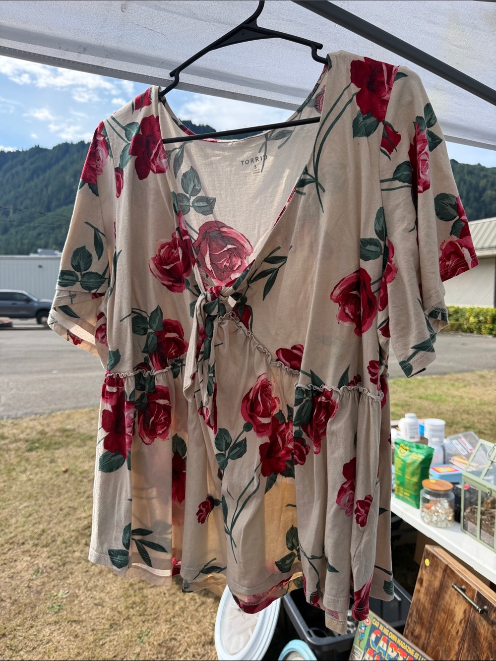 torrid Beige Babydoll Top with Red Rose Print